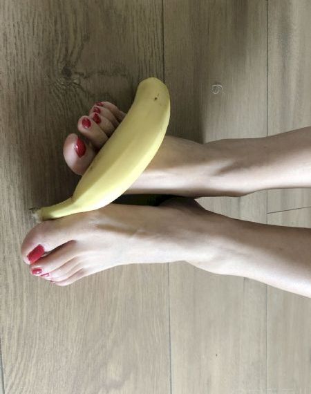 老師扒開腿裸私密無遮讓人摸_高清最新電影在線觀看